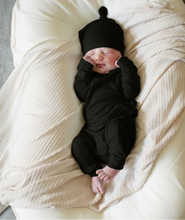 Load image into Gallery viewer, Black Waffle Set