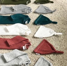 Load image into Gallery viewer, Gray newborn boy coming home outfit, gender neutral baby clothes, baby boy clothes, preemie baby clothes, waffle baby clothes, boho baby.