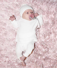 Load image into Gallery viewer, newborn gender neutral take home outfit