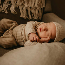 Load image into Gallery viewer, Oatmeal Waffle Set