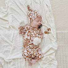 Load image into Gallery viewer, fall baby girl coming home outfit