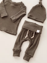 Load image into Gallery viewer, neutral baby green clothes