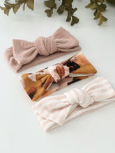 Load image into Gallery viewer, pink newborn bow headband