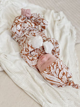 Load image into Gallery viewer, gender neutral fall baby clothes