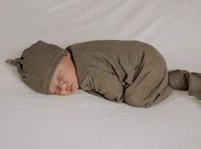 Load image into Gallery viewer, gender neutral newborn baby knot gown