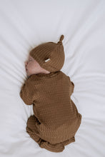 Load image into Gallery viewer, Camel Back Flap Footie