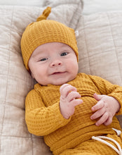 Load image into Gallery viewer, Warm yellow baby clothes set, breathable knit infant outfit