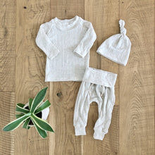 Load image into Gallery viewer, gender neutral coming home outfit