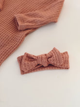 Load image into Gallery viewer, pink newborn waffle knit headband