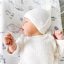 Load image into Gallery viewer, white waffle newborn knotted hat