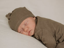 Load image into Gallery viewer, gender neutral coming home outfit