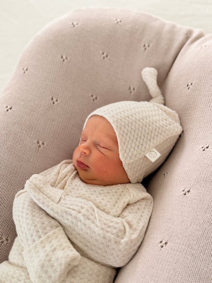 Unisex cream baby hospital outfit with matching hat