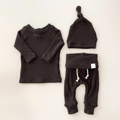 Black waffle knit neutral newborn coming home outfit