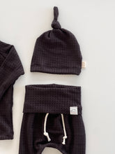 Load image into Gallery viewer, Black Waffle Set
