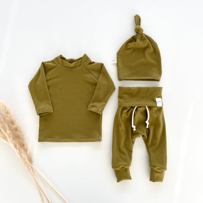 Lime green ribbed baby outfit gift set – ideal for unisex baby shower gift or newborn registry