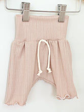 Load image into Gallery viewer, Pale Pink Shortie Set
