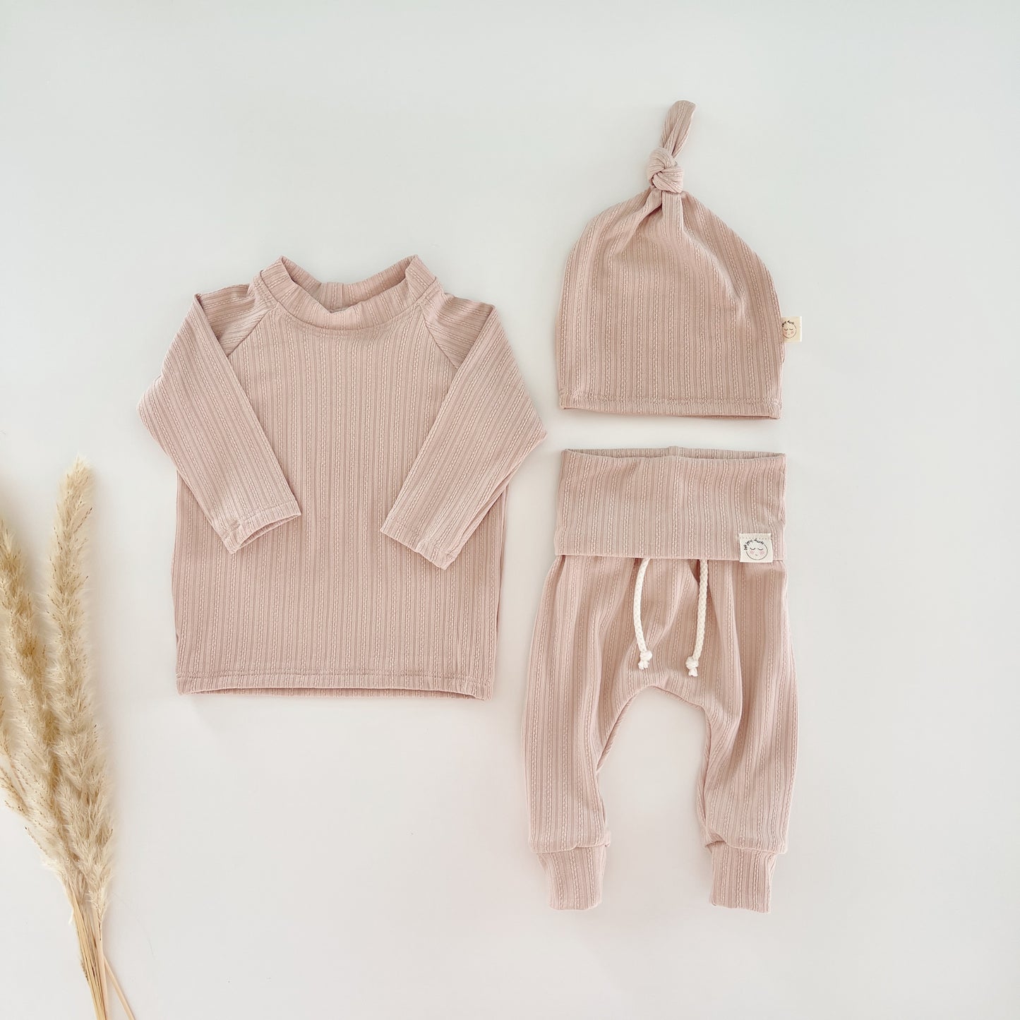 3-Piece Newborn Girl Outfit with Pants, Shirt & Hat – Baby Girl Clothing