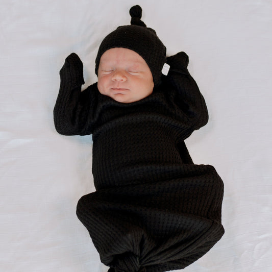 Hospital baby knotted gown in black
