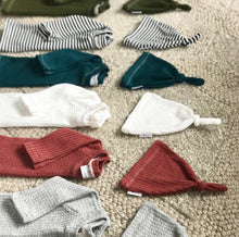 Load image into Gallery viewer, Gray newborn boy coming home outfit, gender neutral baby clothes, baby boy clothes, preemie baby clothes, waffle baby clothes, boho baby.
