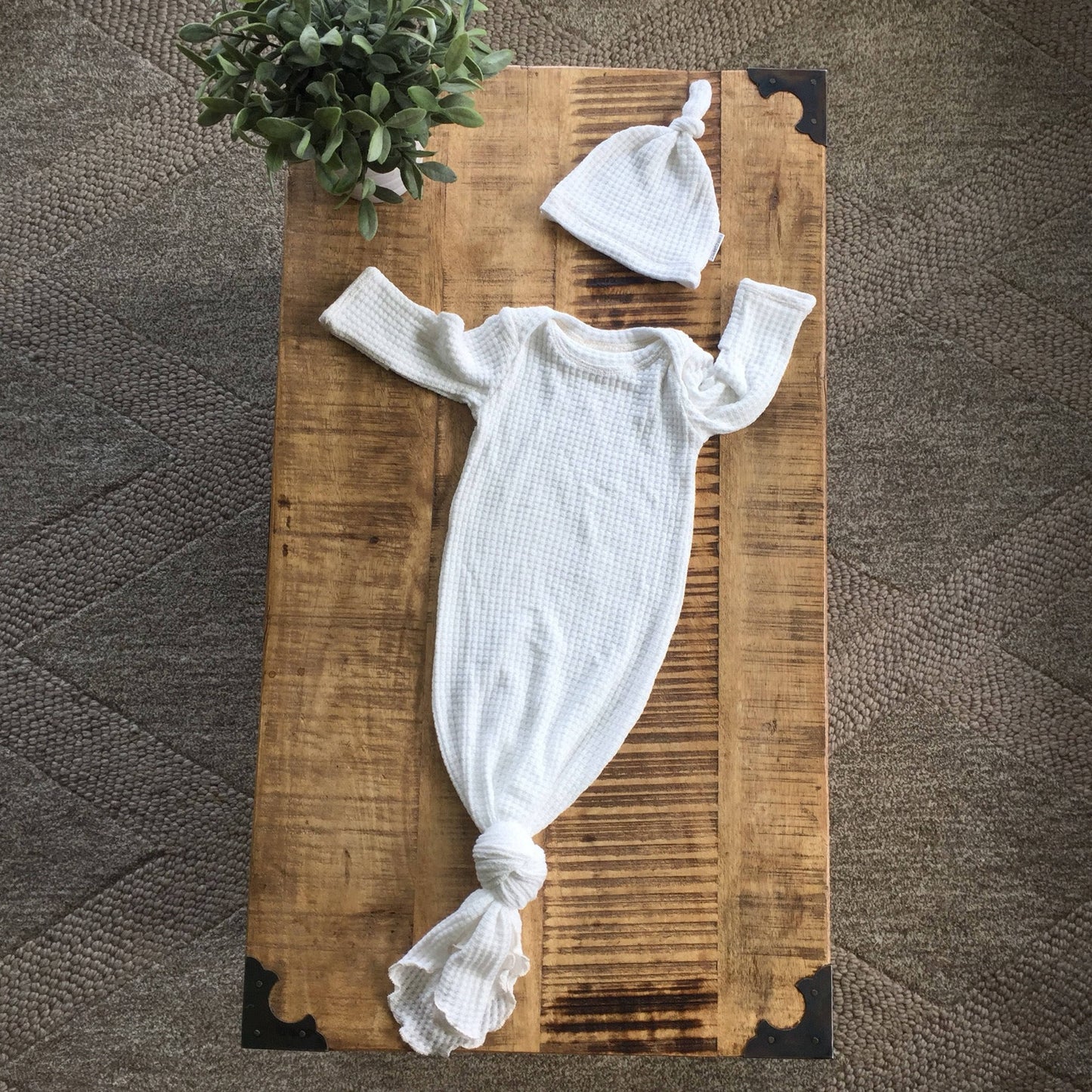 white newborn coming home outfit