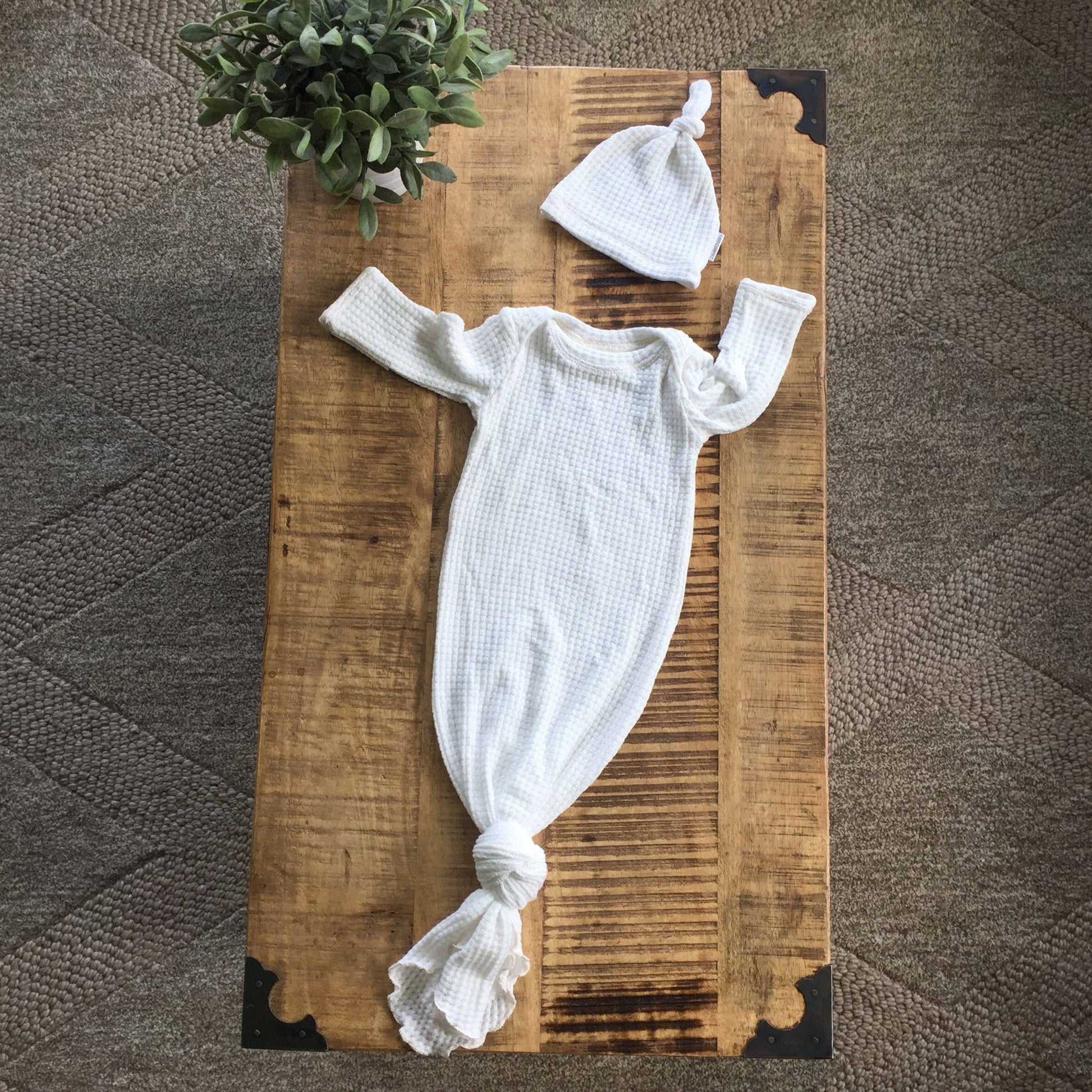 white newborn coming home outfit