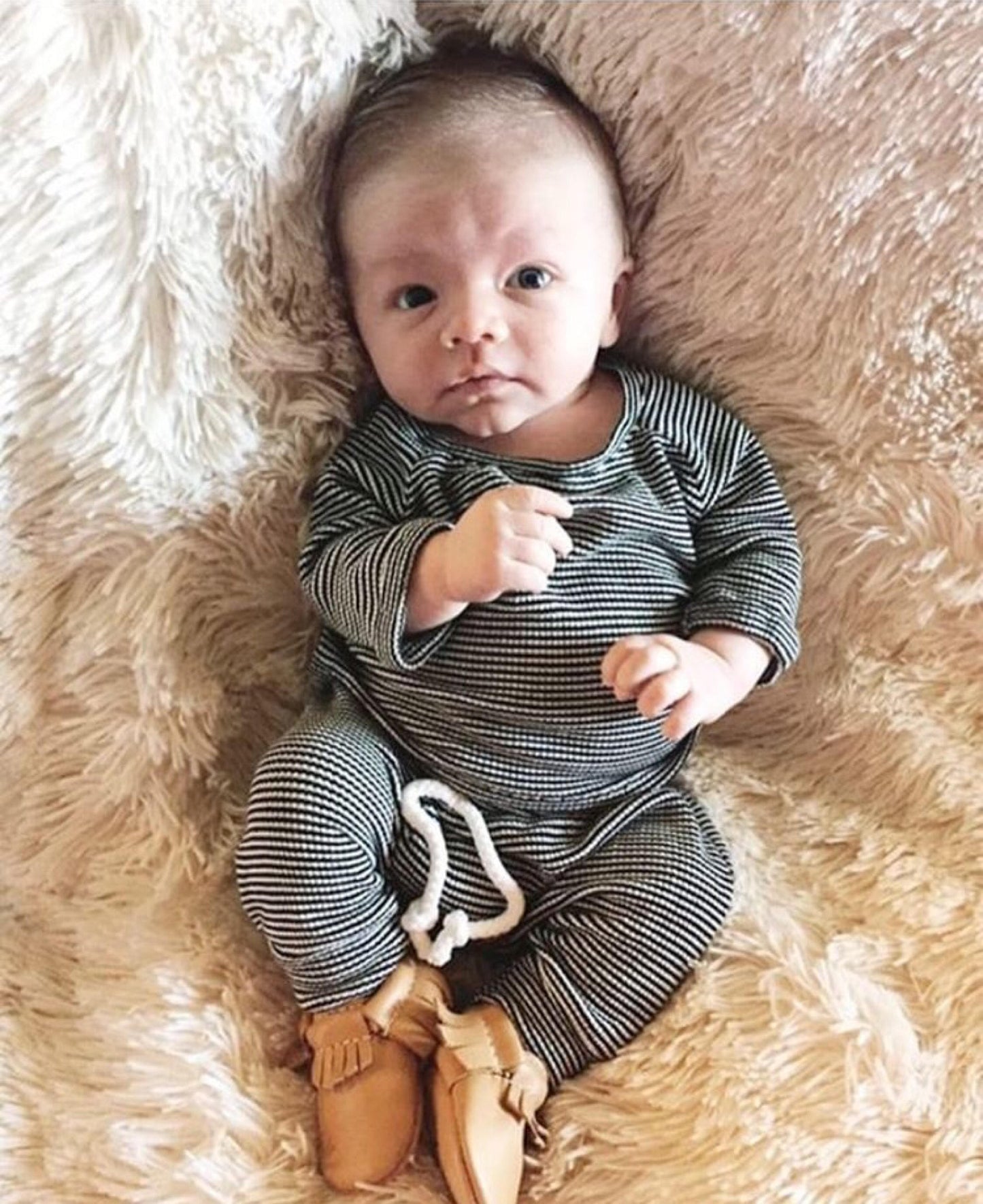 gender neutral coming home outfits