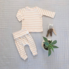 Load image into Gallery viewer, 0-3 month baby girl 2 piece outfit
