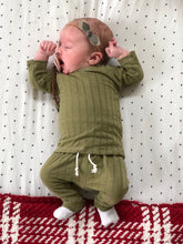 Load image into Gallery viewer, rib knit gender neutral baby clothes
