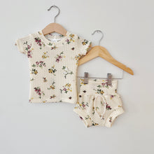 Load image into Gallery viewer, Summer baby girl clothes, floral girl clothes, bummies outfit, two-piece, toddler girl outfit, short sleeve, vintage summer outfit - Laylie
