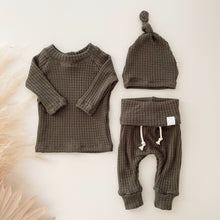 Load image into Gallery viewer, green newborn coming home outfit
