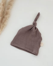 Load image into Gallery viewer, neutral warm baby knot hat
