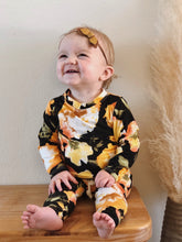 Load image into Gallery viewer, baby girl fall sweatshirt and pants
