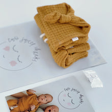 Load image into Gallery viewer, gender neutral baby gifts for newborn
