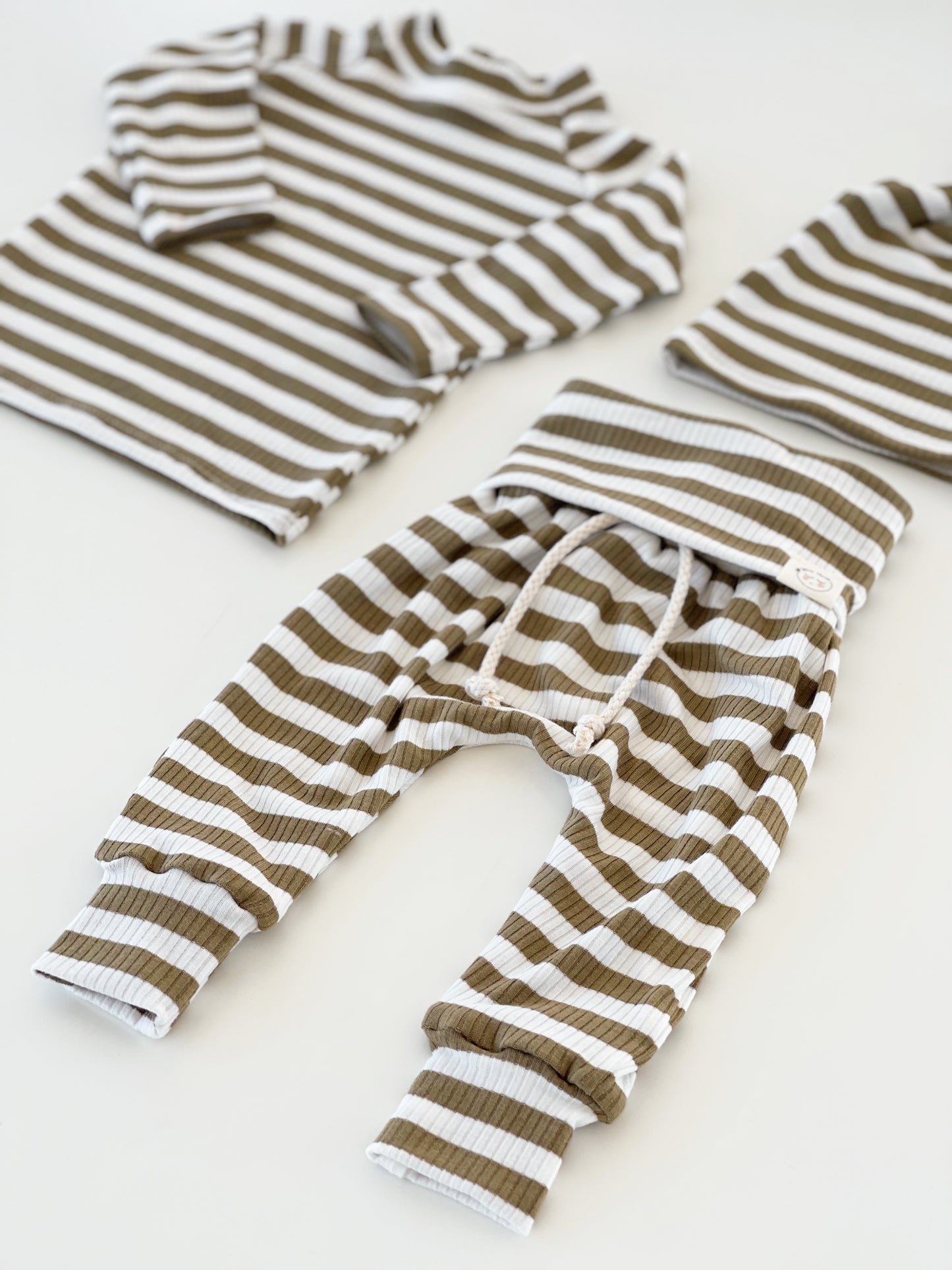 Olive + White Rib Set
