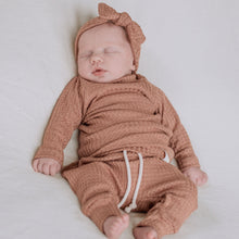Load image into Gallery viewer, newborn girl coming home outfit
