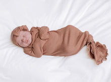 Load image into Gallery viewer, newborn girl coming home gown
