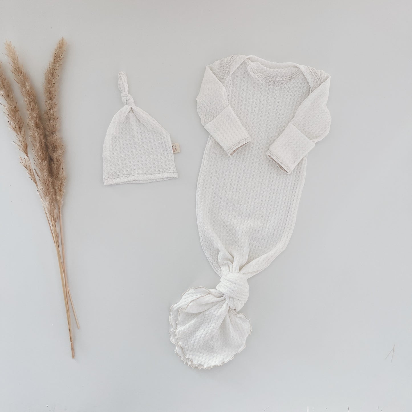 gender neutral white take home outfit