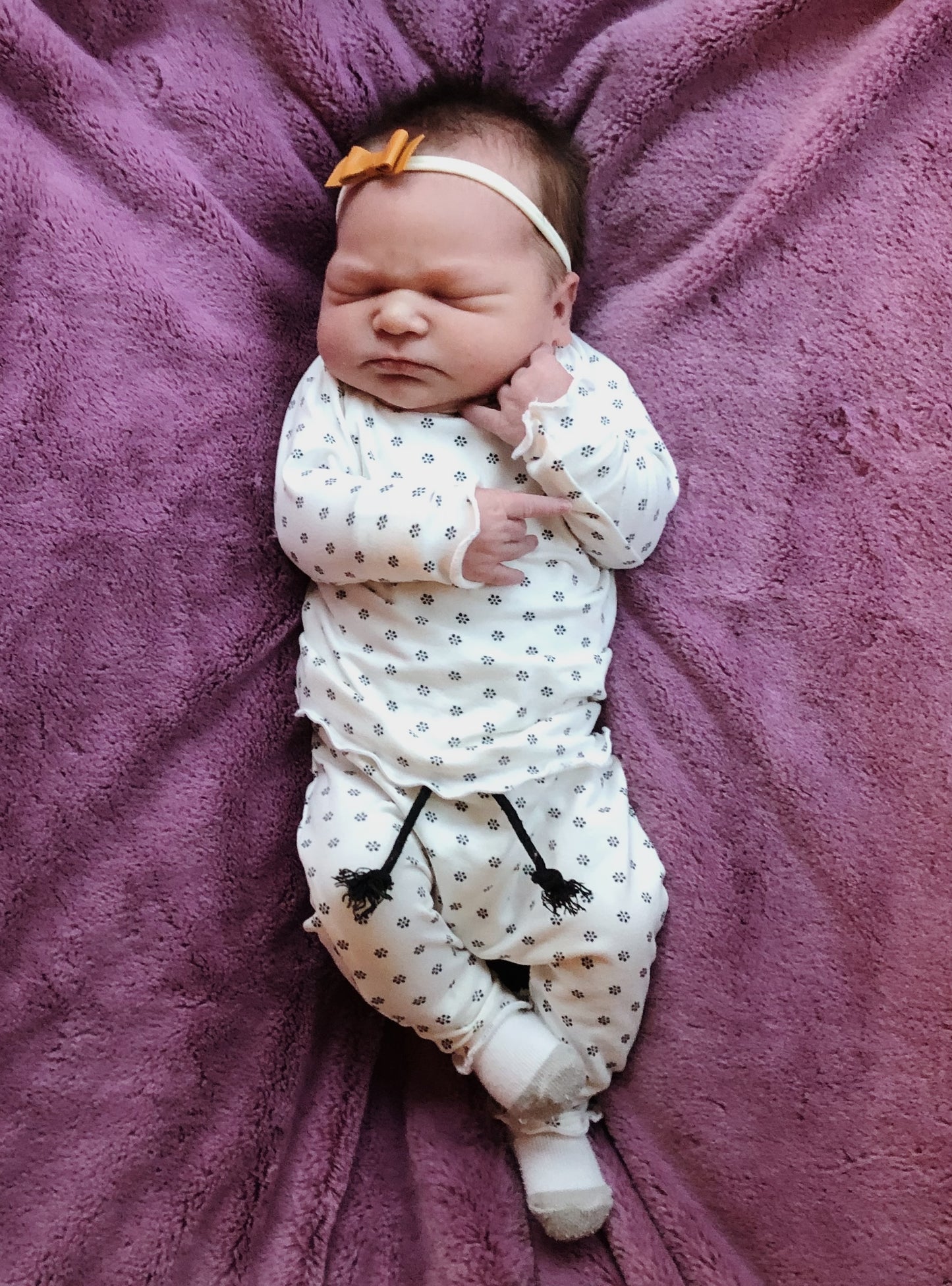 modern girl coming home outfit