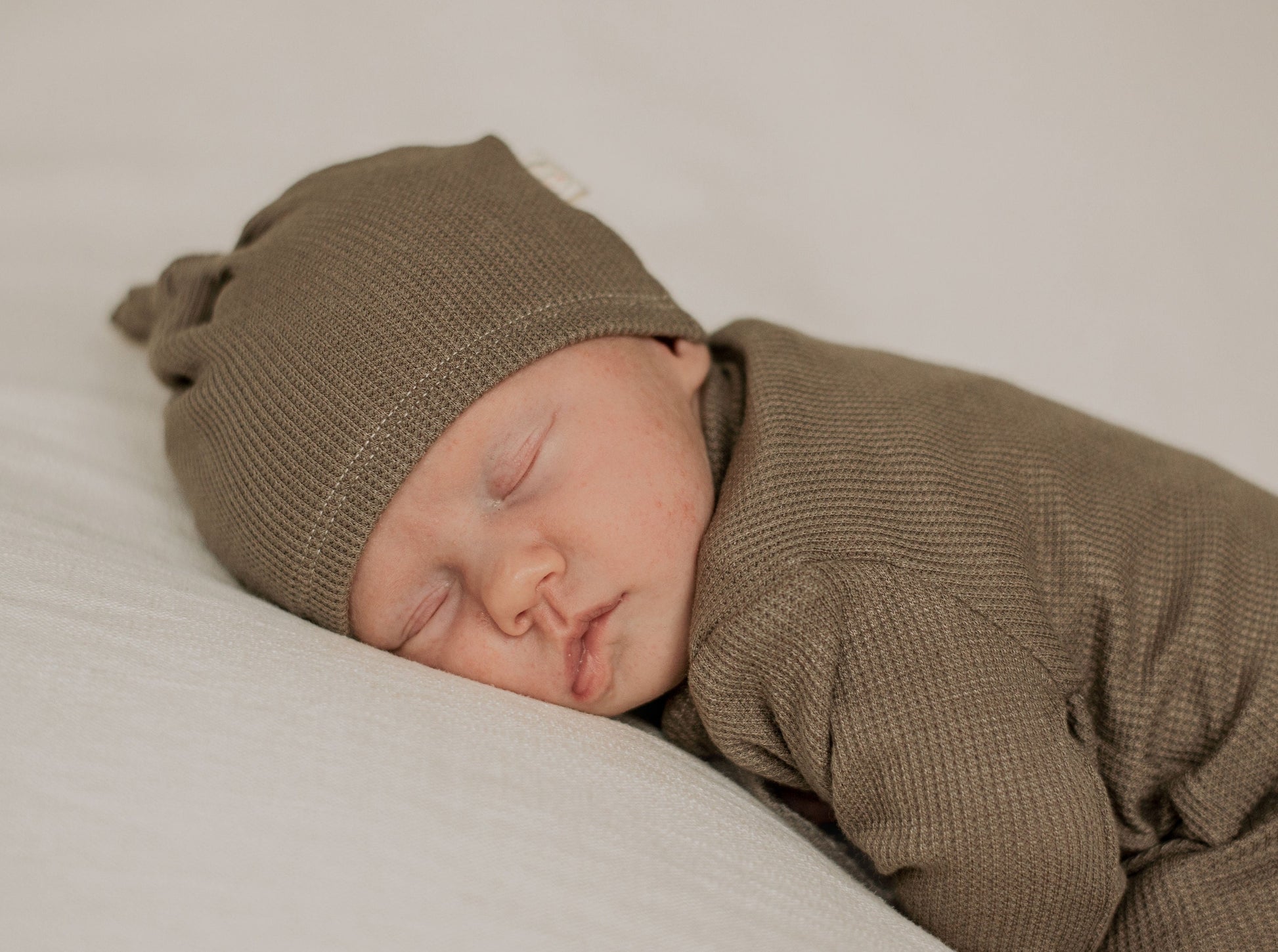 gender neutral coming home outfit