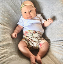 Load image into Gallery viewer, floral baby bloomers
